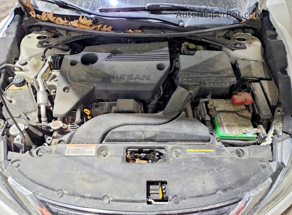 1N4AL3AP0HN333991 2017 NISSAN ALTIMA White Widok wnętrza z tyłu