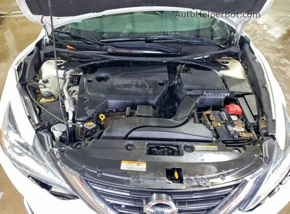 1N4AL3AP0JC235433 2018 NISSAN ALTIMA White Rear interior view