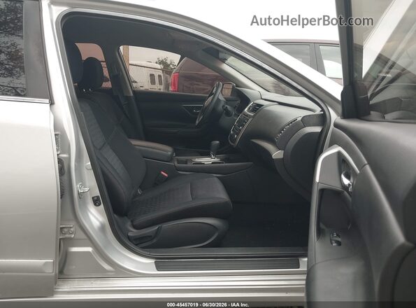 1N4AL3AP0JC268464 2018 NISSAN ALTIMA Silver Vista interior delantera