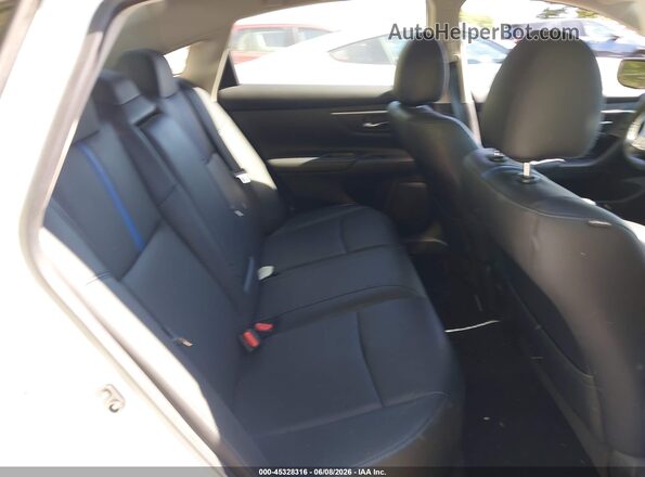 1N4AL3AP0JC276256 2018 NISSAN ALTIMA White 