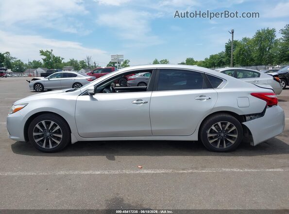 1N4AL3AP1GC132336 2016 NISSAN ALTIMA Silver 360 interior view