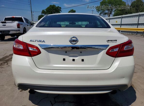 1N4AL3AP1GC181309 2016 NISSAN ALTIMA White Rear view