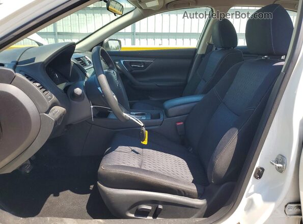 1N4AL3AP1GC181309 2016 NISSAN ALTIMA White Front interior view