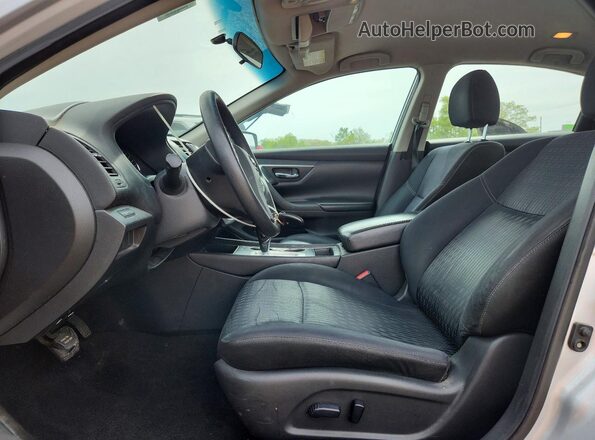1N4AL3AP1GN355609 2016 NISSAN ALTIMA Silver Front interior view
