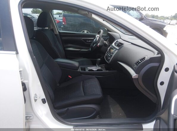 1N4AL3AP1GN380736 2016 NISSAN ALTIMA White Вид салону спереду