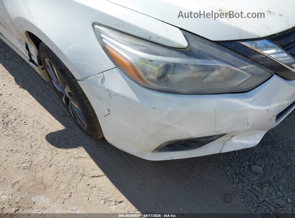 1N4AL3AP1HC118891 2017 NISSAN ALTIMA White Widok z przodu