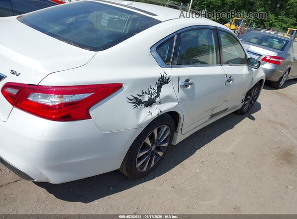 1N4AL3AP1HC118891 2017 NISSAN ALTIMA White Tył prawy