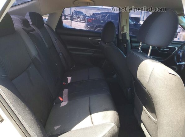 1N4AL3AP1HC132175 2017 NISSAN ALTIMA Серебряный Вид задних сидений