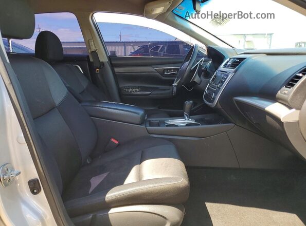 1N4AL3AP1HC132175 2017 NISSAN ALTIMA Серебряный Вид салона спереди