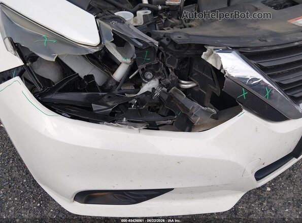 1N4AL3AP1HC183689 2017 NISSAN ALTIMA White Front view