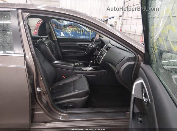 1N4AL3AP1HC240747 2017 NISSAN ALTIMA Gray Widok wnętrza z przodu