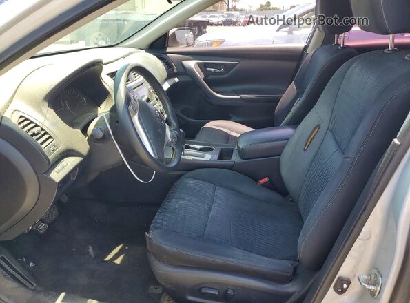 1N4AL3AP1HN319064 2017 NISSAN ALTIMA Silver Front interior view