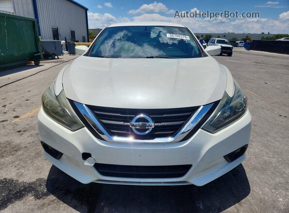 1N4AL3AP1JC140220 2018 NISSAN ALTIMA White Widok z przodu