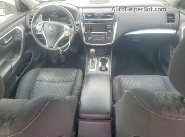 1N4AL3AP1JC273012 2018 NISSAN ALTIMA Белый Вид панели приборов