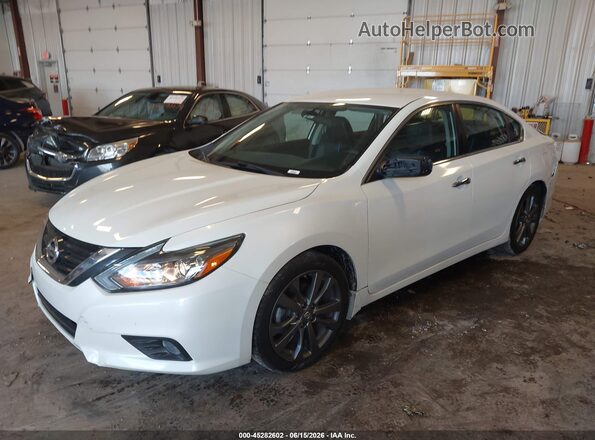 1N4AL3AP1JC276069 2018 NISSAN ALTIMA White წინა მარცხენა ხედი სამი მეოთხედიდან