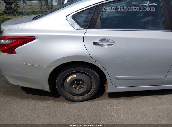 1N4AL3AP2GC157763 2016 NISSAN ALTIMA Silver Vista interior trasera