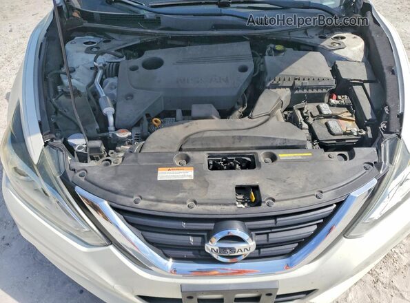 1N4AL3AP2HC226758 2017 NISSAN ALTIMA White Widok wnętrza z tyłu
