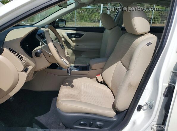 1N4AL3AP2HC226758 2017 NISSAN ALTIMA White Widok wnętrza z przodu
