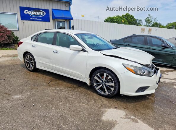 1N4AL3AP2HC499232 2017 NISSAN ALTIMA White Front right