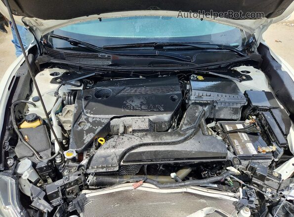 1N4AL3AP2HC499232 2017 NISSAN ALTIMA White Rear interior view