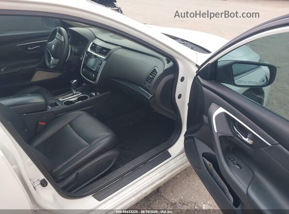 1N4AL3AP2JC227804 2018 NISSAN ALTIMA White Вид салону спереду