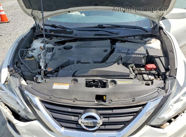 1N4AL3AP3GC154273 2016 NISSAN ALTIMA White Rear interior view