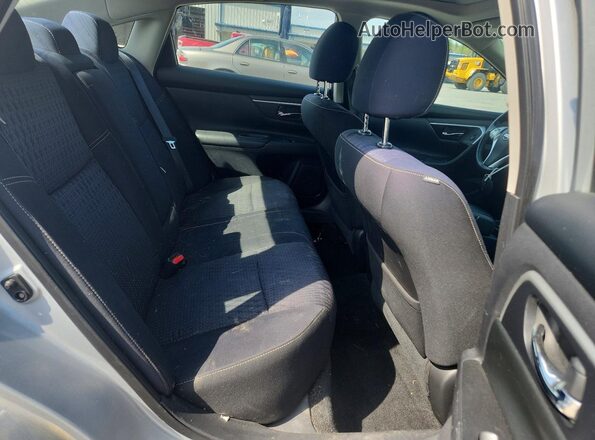 1N4AL3AP3GC201205 2016 NISSAN ALTIMA Silver Widok tylnych siedzeń