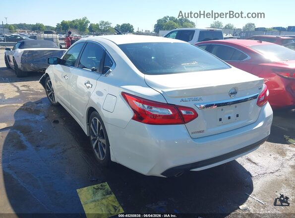 1N4AL3AP3GC211829 2016 NISSAN ALTIMA White 