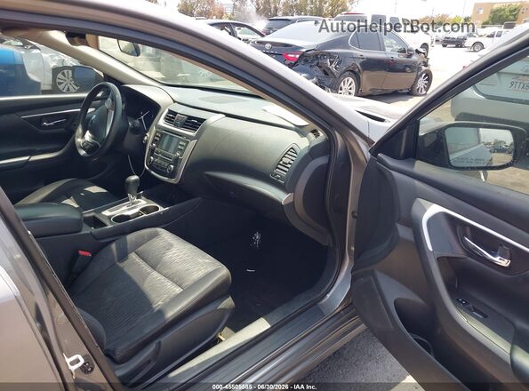 1N4AL3AP3GC233801 2016 NISSAN ALTIMA Gray Front interior view