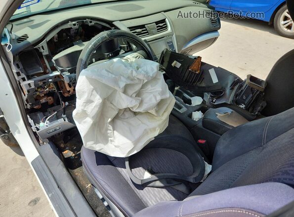 1N4AL3AP3GN345065 2016 NISSAN ALTIMA White Widok deski rozdzielczej