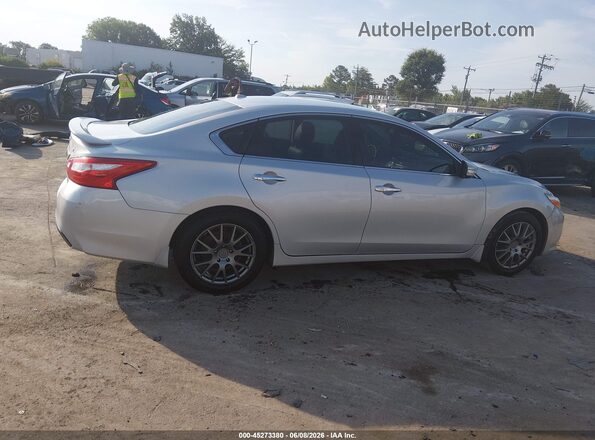 1N4AL3AP3HC128256 2017 NISSAN ALTIMA Silver Rear interior view