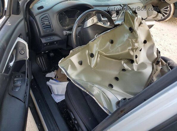 1N4AL3AP3HC215638 2017 NISSAN ALTIMA Серебряный Вид панели приборов
