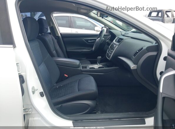 1N4AL3AP3JC161151 2018 NISSAN ALTIMA Белый Вид салона спереди