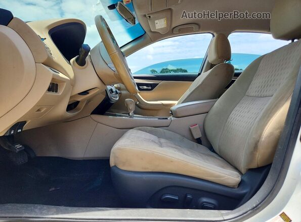 1N4AL3AP4HC157443 2017 NISSAN ALTIMA White Вид салону спереду