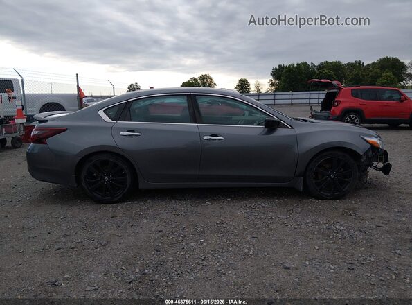 1N4AL3AP4HC194914 2017 NISSAN ALTIMA Gray Rear interior view