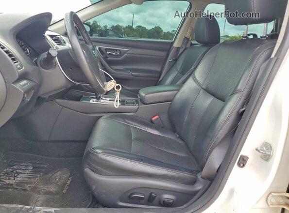 1N4AL3AP4HC276576 2017 NISSAN ALTIMA White Vista interior delantera