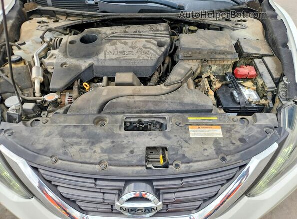 1N4AL3AP4HN303750 2017 NISSAN ALTIMA White Widok wnętrza z tyłu