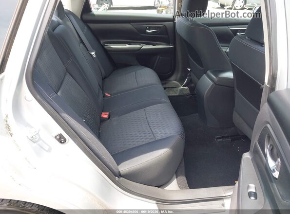 1N4AL3AP4HN327112 2017 NISSAN ALTIMA Silver VIN կոդի պիտակի տեսք