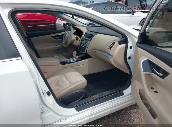 1N4AL3AP4HN338742 2017 NISSAN ALTIMA White Widok wnętrza z przodu
