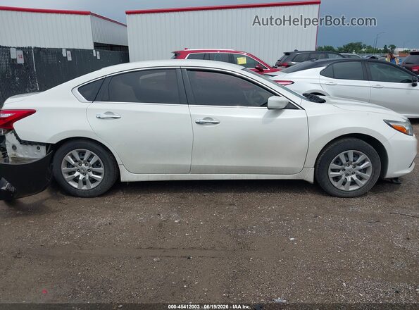 1N4AL3AP4HN338742 2017 NISSAN ALTIMA White Widok wnętrza z tyłu
