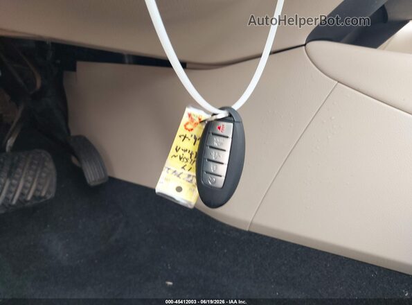 1N4AL3AP4HN338742 2017 NISSAN ALTIMA White Widok deski rozdzielczej