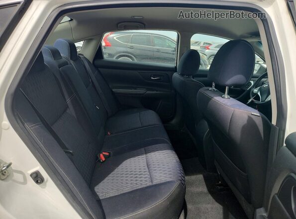 1N4AL3AP4JC122729 2018 NISSAN ALTIMA White Rear seats view