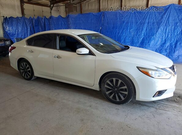 1N4AL3AP4JC151521 2018 NISSAN ALTIMA White Front right