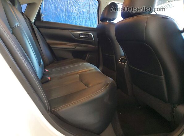 1N4AL3AP4JC151521 2018 NISSAN ALTIMA White Rear seats view