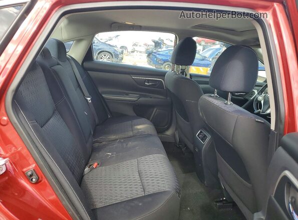 1N4AL3AP5HC125374 2017 NISSAN ALTIMA Red Vista de los asientos traseros