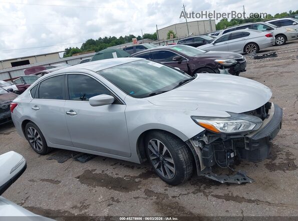 1N4AL3AP5HC228391 2017 NISSAN ALTIMA Silver Widok wnętrza 360 stopni