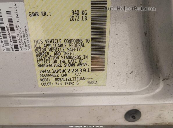 1N4AL3AP5HC228391 2017 NISSAN ALTIMA Silver Widok komory silnika