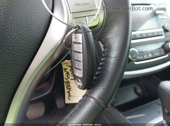 1N4AL3AP5HC228391 2017 NISSAN ALTIMA Silver Widok deski rozdzielczej