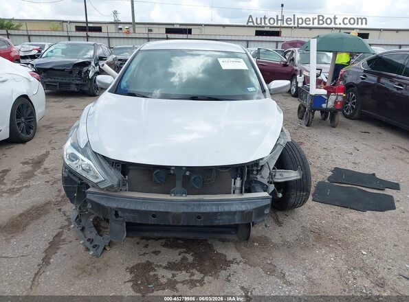 1N4AL3AP5HC228391 2017 NISSAN ALTIMA Silver Widok wnętrza z tyłu