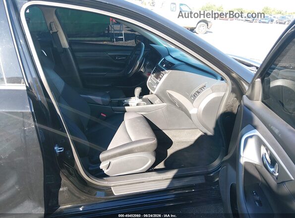 1N4AL3AP5HC265912 2017 NISSAN ALTIMA Black Front interior view